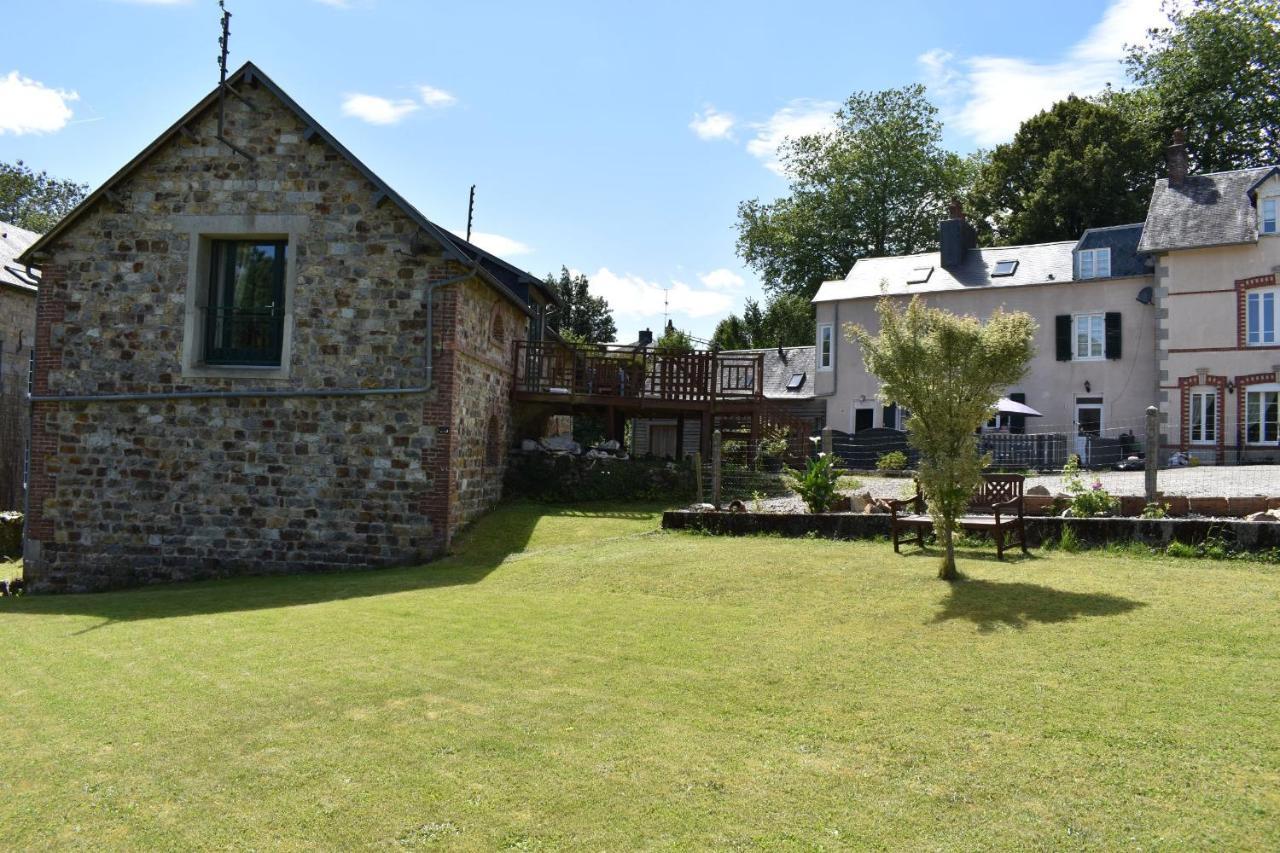 Gites In Le Neufbourg -Mortain מראה חיצוני תמונה