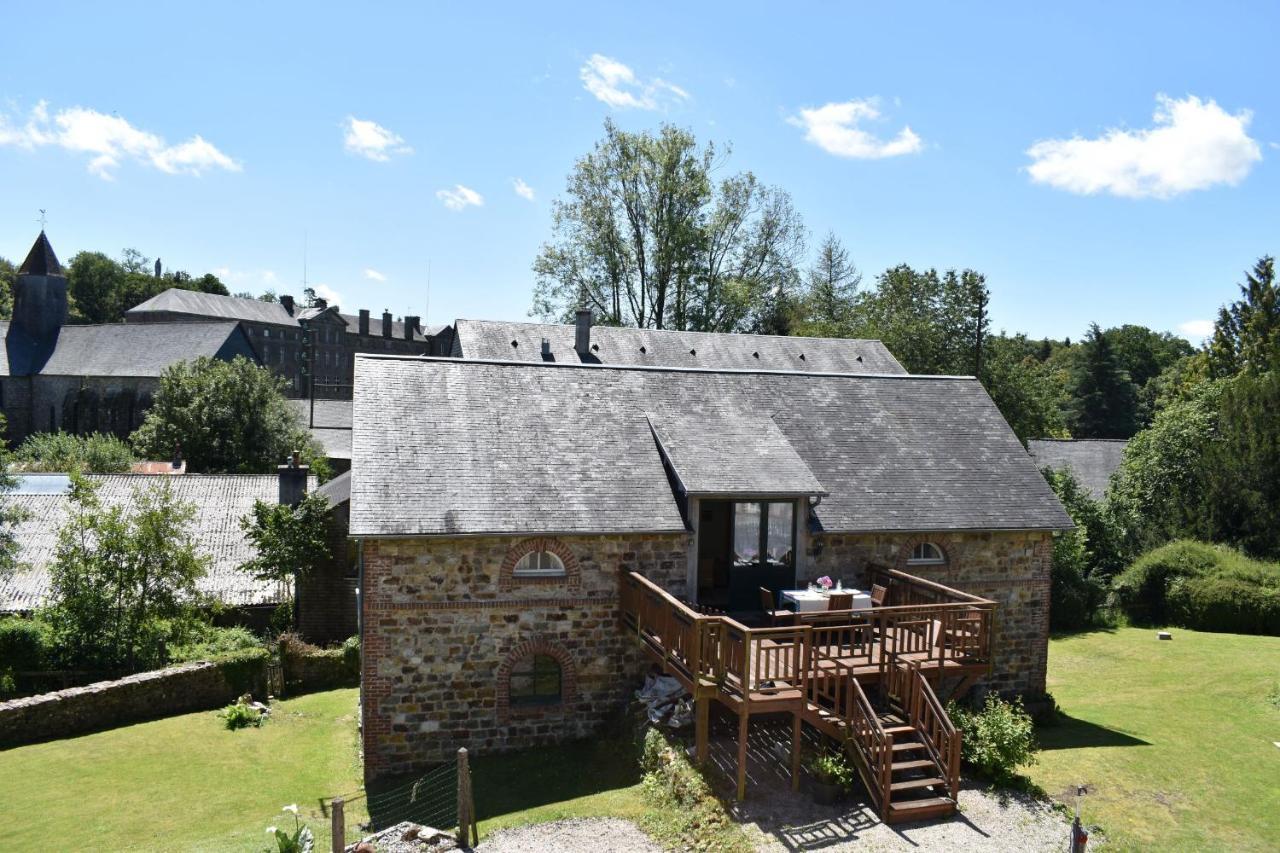 Gites In Le Neufbourg -Mortain מראה חיצוני תמונה