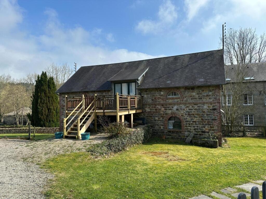 Gites In Le Neufbourg -Mortain מראה חיצוני תמונה